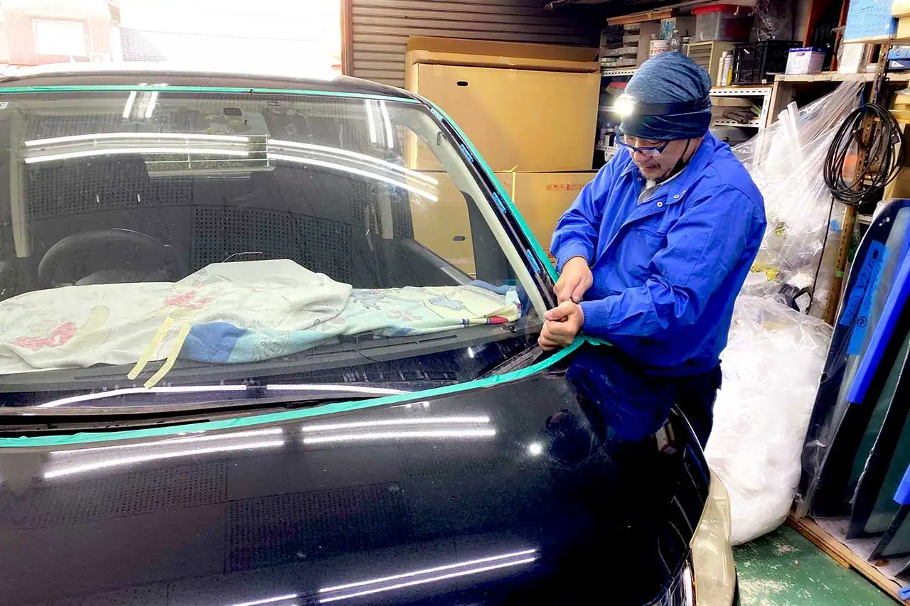 ガラス取り外し作業